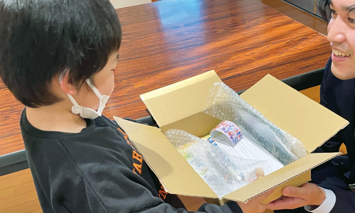 「大人になったら保母さんになりたい」など、将来の夢を語っていました。